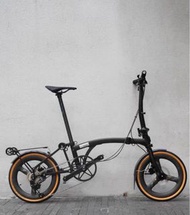 2025 鋁合金款 RUHM PRO D PLUS (PRO 2 CARBON) 7速 碟剎 16吋349 碳纖維三刀輪組 折叠車 送前後蛙燈叮叮