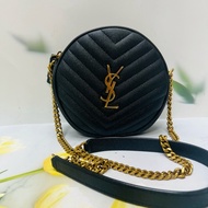 ysl圓餅包