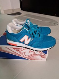 US 8 Women New Balance 565