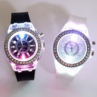 【Ready stock】Popular night light watch Sports Waterproof drill LED flash couple silicone watches Geneva fossil Watch