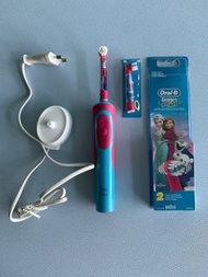 Oral B 兒童電動牙刷 及 替換牙刷3支