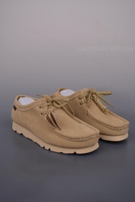 Clarks Wallabee Gore‑Tex 米色麂皮男鞋 舒適防水