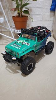 綠色越野遙控車