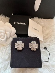Chanel Earrings 超閃全新四葉草花型耳環✨