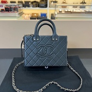 99新Chanel香奈兒22B芯片款 黑金復古手提vanity case盒