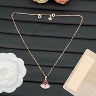 Bulgar New Style V Gold White Fritillary Small Skirt Necklace Female Fashionable High-End Clavicle C