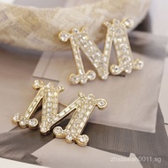 Hot-Selling Brooch Pin High-End m Brooch for women M Letter Style Slimming Chanel Style Luxurious Li