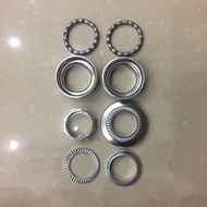 Set of antique cups and bicycle seals (8 Piece)