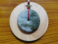 天然A貨翡翠墨綠漸變雙面雕九龍大平安扣配紅頸繩款