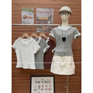 Floral button t-shirt with polka dot neckline - AB0713