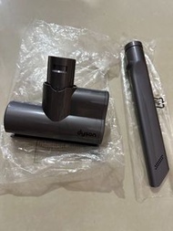 Dsyon V6 全新迷你電動吸頭（塵螨吸頭）+98%新 窄隙清潔吸頭，Dyson 原廠配件 DC系列同吸頭岩用