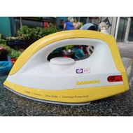 DAEWOO DWD-8007 1200 Watt dry iron is 95% beautiful. Used goods, genuine imported from Korea. 1200 W