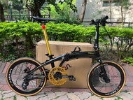 多謝客人支持 ! 又順利交收一部 黑金色 新款 FNHON TORNADO DG2018 TIAGRA 10速 油剎 20吋 451 鋁合金 折叠車