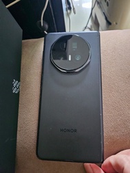 HONOR Magic V5