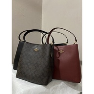 coach town bucket bag