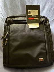香港機場購買～瑞士品牌Victorinox電腦黑色後背包，買來久置內部有瑕疵，外觀8-9成新