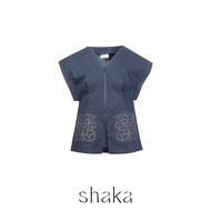 AW25 Shaka Azulejo Vest Vest เสื้อแขนกุดทรงเวสต์ ดีไซน์เรียบคม เพิ่มลูกเล่นด้วยกระเป๋าปะหน้า VS-8250