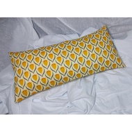 SARUNG CUDDLE PILLOW FLORAL