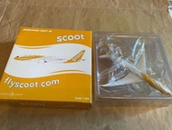 B787 Scoot 9V-OJA 1:400 (Die cast) 飛機模型