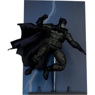 McFarlane Toys - DC Multiverse Batman (The Dark Knight Returns) 7in Action Figure