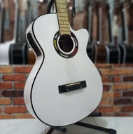 Gitar Akustik Yamaha