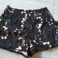 Beautiful hotpants + admin 5 thousand