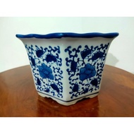 Keramik Pajangan Pot Bunga Segi Enam Biru Putih Besar