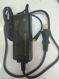 Adaptor 12v 1.5A