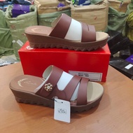 Sandal wanita rindi