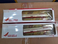 Hogan 1/200 Air India 塑膠模型每隻$350