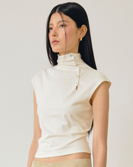 AOP Archive - Buttoned Top เสื้อยืดคอปีน ดีเทลกระดุม