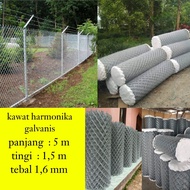 Kawat pagar harmonika galvanis 1 roll panjang 25 meter tinggi 150 cm lubang 6x6 cm
