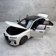 Mini Cut 1: 18 BMW BMW i7 M70 G70 2024 Full Open Alloy Car Model