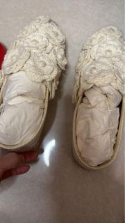 Chanel 珍珠花朵草編鞋