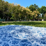 【升級款】防潑水戶外露營野餐墊(附贈同款收納袋) 藍色復古印花