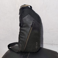 Uniq lolo Eger Crossbody Black Uniqlo WB CB/