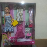Barbie Fashion Gift Set Doll.