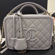 香奈兒Vivienne 相機包～非常新、中號荔枝皮29開