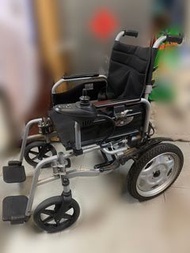 innuovo W5216英洛華電動輪椅車 額定電源：DC24V 使用類別：室外型 產品類型：內部電源設備 最大使用者質量：100kg 前輪：250mm 後輪：398mm  正常使用，注意需要更換電池