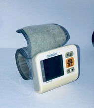 日版 OMRON HEM-6200 歐姆龍 手腕式  電子血壓計 Blood Pressure Monitor