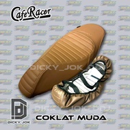 Cover Jok Model Caferecer Pelindung Jok Motor (Pakai Karet) Beat Scoopy Vario Pcx Nmax Aerox