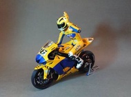 MINICHAMPS 1:12 Valention Rossi Figurine (Edition #12/7546pcs) + Yamaha YZR-M1 2006 (Dirty Version L