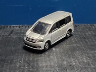 【米舖TOY】 8成新 TAKARA TOMY TOMICA #98 Toyota Noah ZRR70 豐田 銀色 淨車 車仔