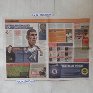 Tabloid soccer newspaper playmaker Karim Benzema Real Madrid CF 2009