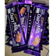 Shopee MALL [Exp November 2021]2 pcs Cadbury Dairy milk 62 gr x 2 (130g) - Cadbury Valentine