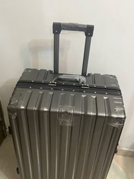 全新28吋優質鋁框行李箱，硬身行李喼，襟撞行李箱 28 inch luggage