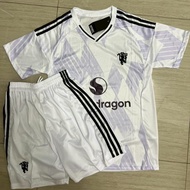 เสื้อใหม่ทีมแมนยู ฤดูกาลปี 2025-2026 เสื้อแข่งชุดฟุตบอลราคาพิเศษ เสื้อแข่งราคาถูก เสื้อฟุตบอลราคา เส