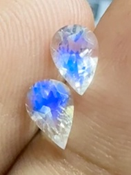 มูนสโตนสีน้ำเงินเจียระไน 0.78cts 6x4mm ทรงลูกแพร์ หินธรรมชาติ 100% Blue moonstone pair cut 0.78cts 6