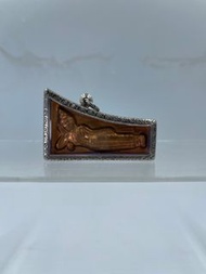 瓦邦坤鵬寺佛曆2509年金臥佛星期二代表佛涅槃佛臥佛泰國佛牌老文物代表色桃紅這一天出生性格活潑勇敢思想活躍增加業務成功