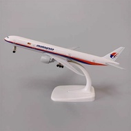 Malaysia Airline Boeing B777 Aircraft Diecast model 19cm